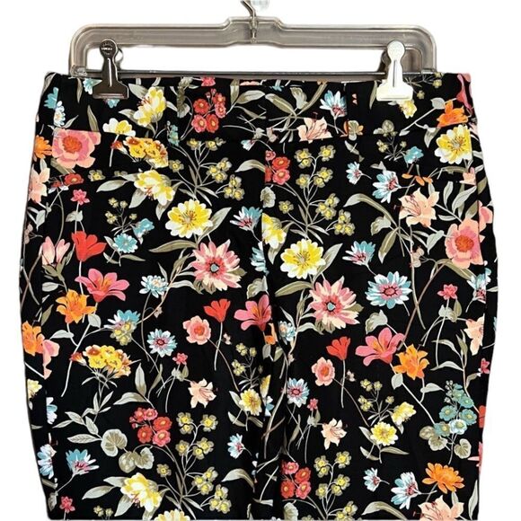 NWT! Loft floral patterned riviera pants - Picture 3 of 14